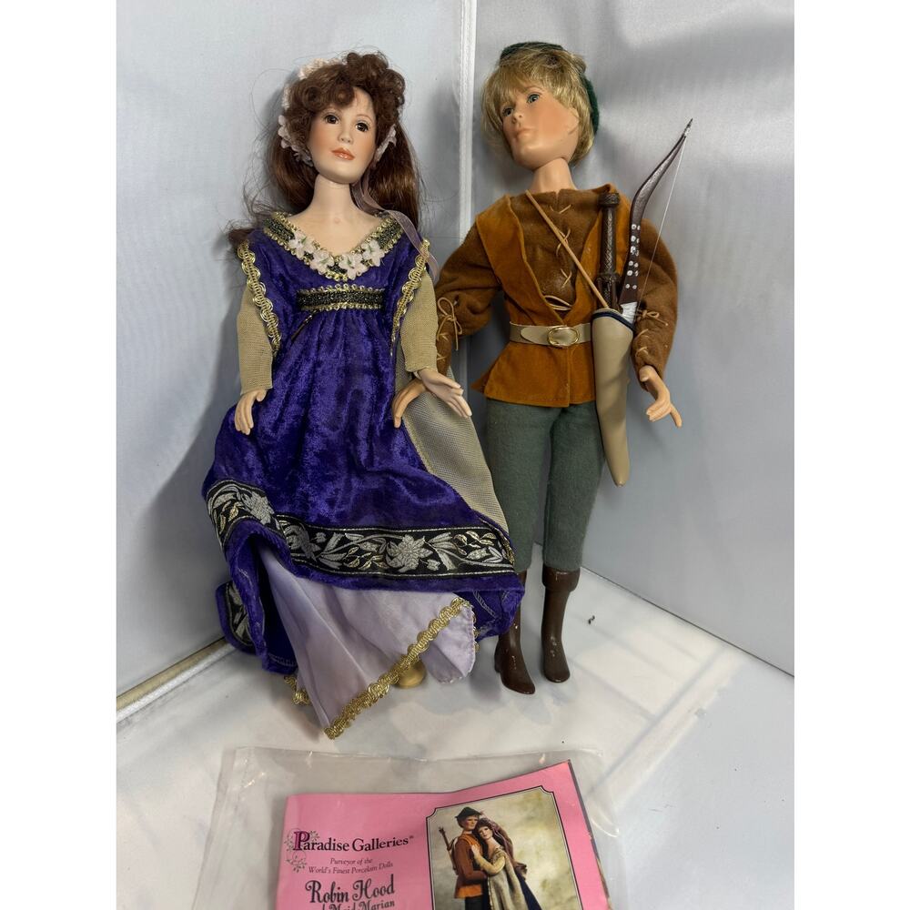 Paradise‎ Galleries "Robin Hood and Maid Marian" porcelain doll set